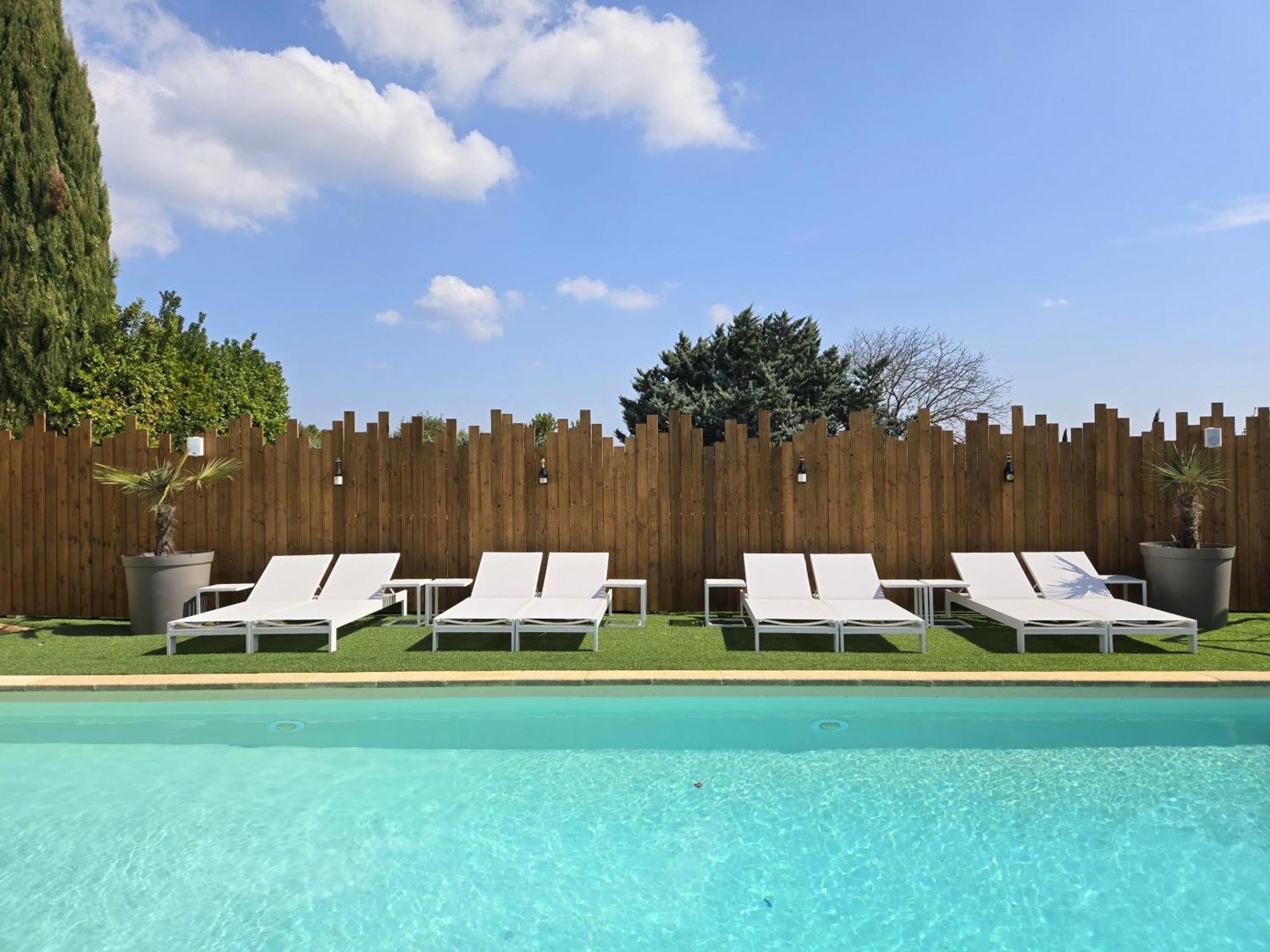 Hotel Le Saint-Genies Uzès Zewnętrze zdjęcie