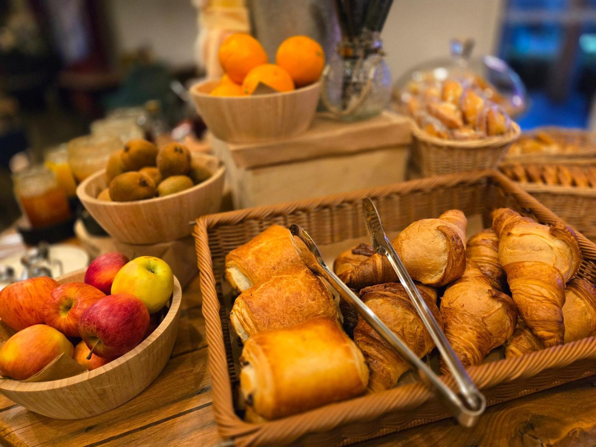 Hotel Le Saint-Genies Uzès Zewnętrze zdjęcie