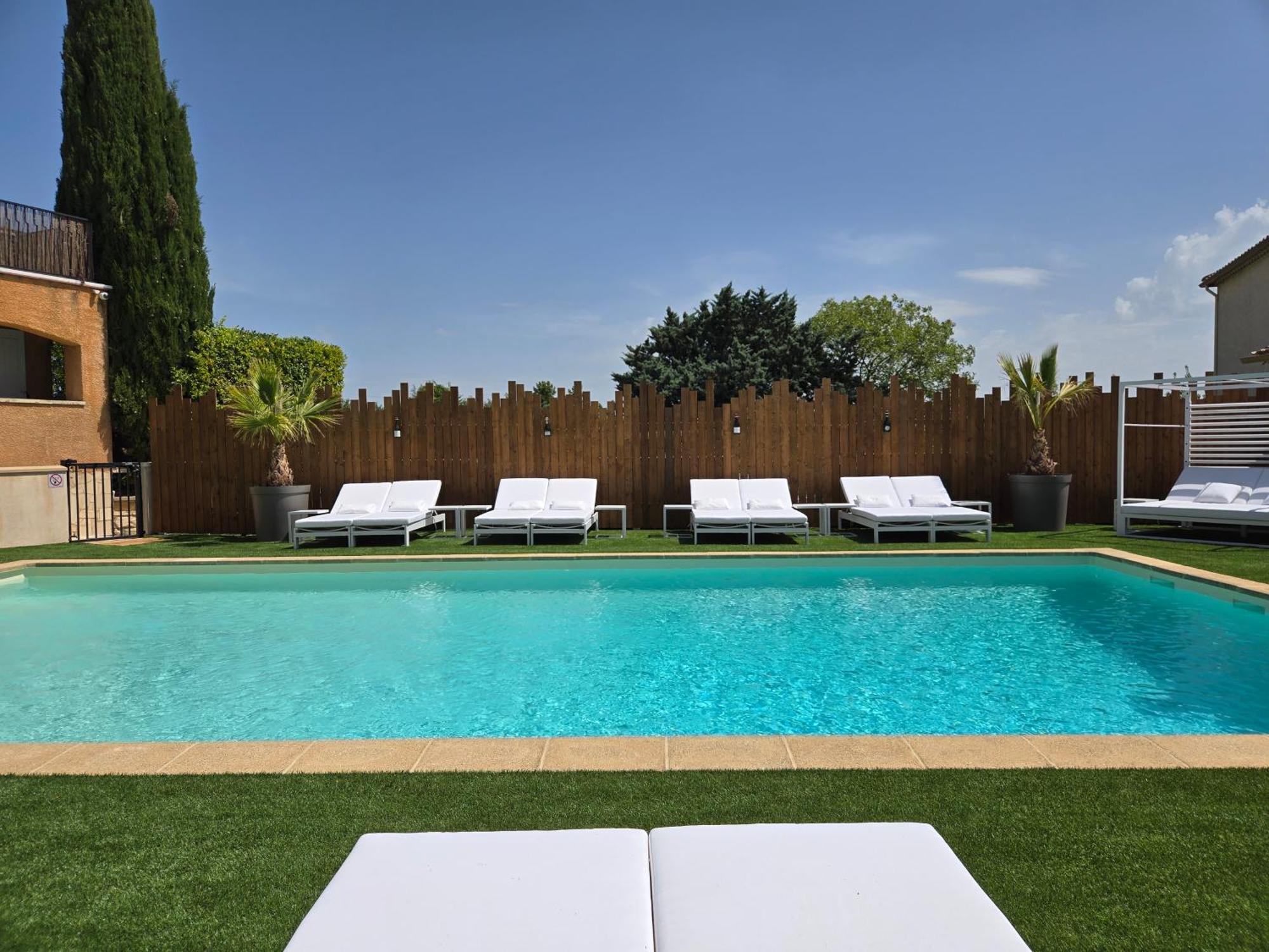 Hotel Le Saint-Genies Uzès Zewnętrze zdjęcie